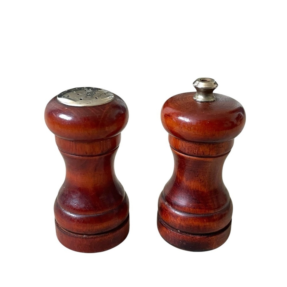 BARIBOCRAFT Canada Wooden Salt Shaker Pepper Grinder Vintage